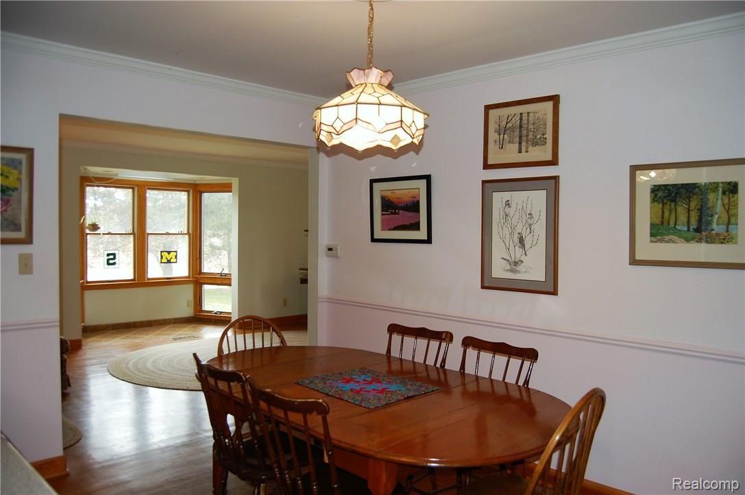 2695 East Snell Road Rochester, MI 48306 - Photo 10 of 40 Dining Room
