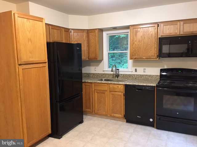 6019 Evergreen Road St. Leonard, MD 20685 - Photo 3 of 12 Kitchen