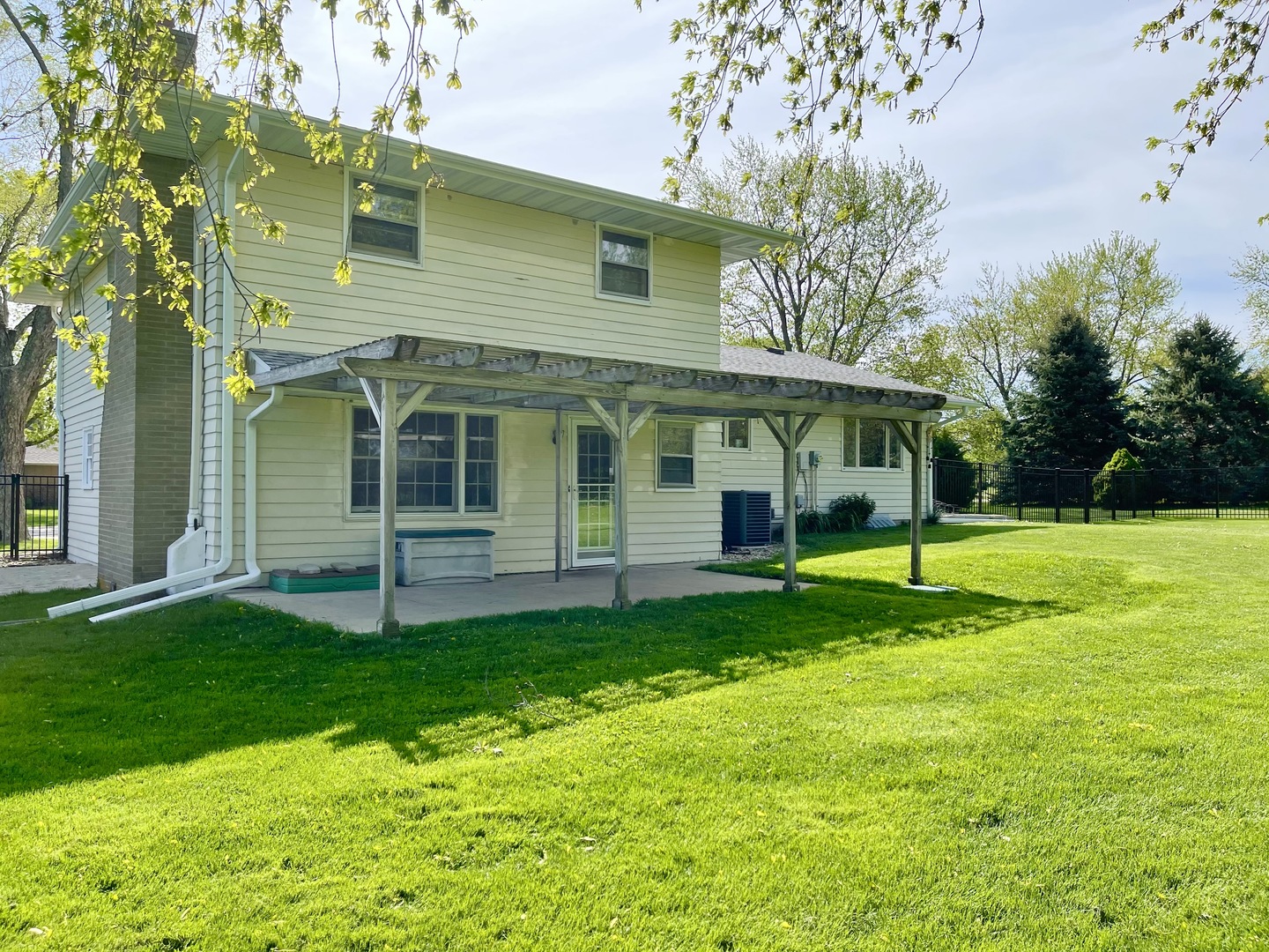 2561 East 259th Road Peru, IL 61354 - Photo 3 of 26 a view of a house with a yard