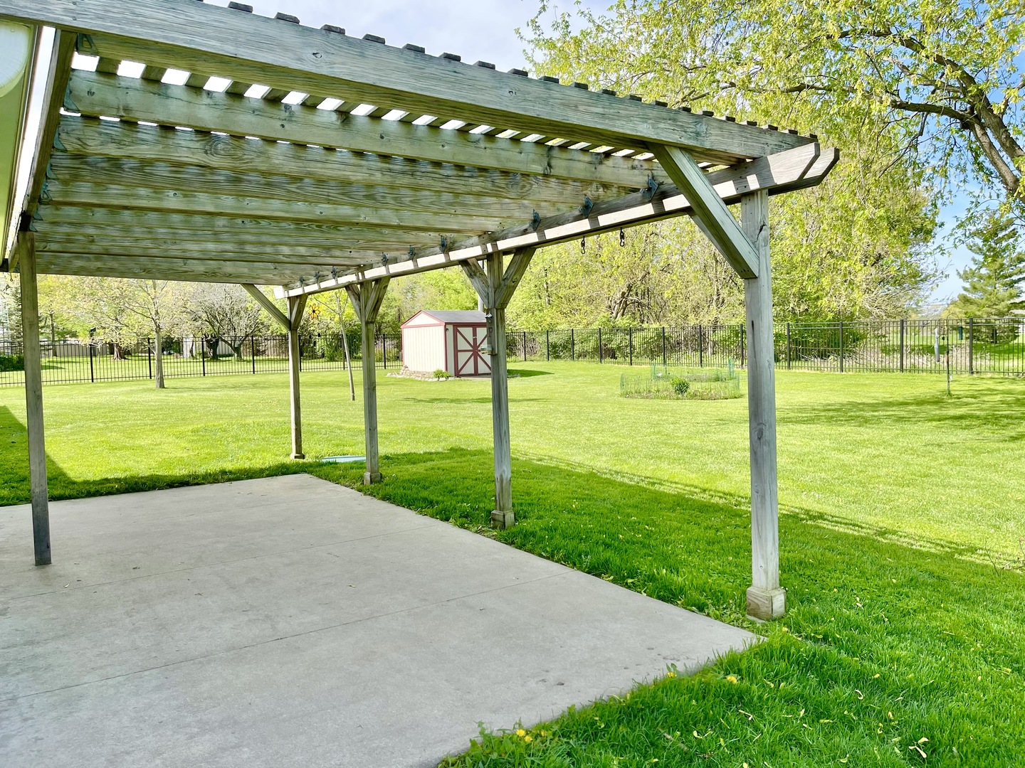 2561 East 259th Road Peru, IL 61354 - Photo 4 of 26 a view of a park with a big yard