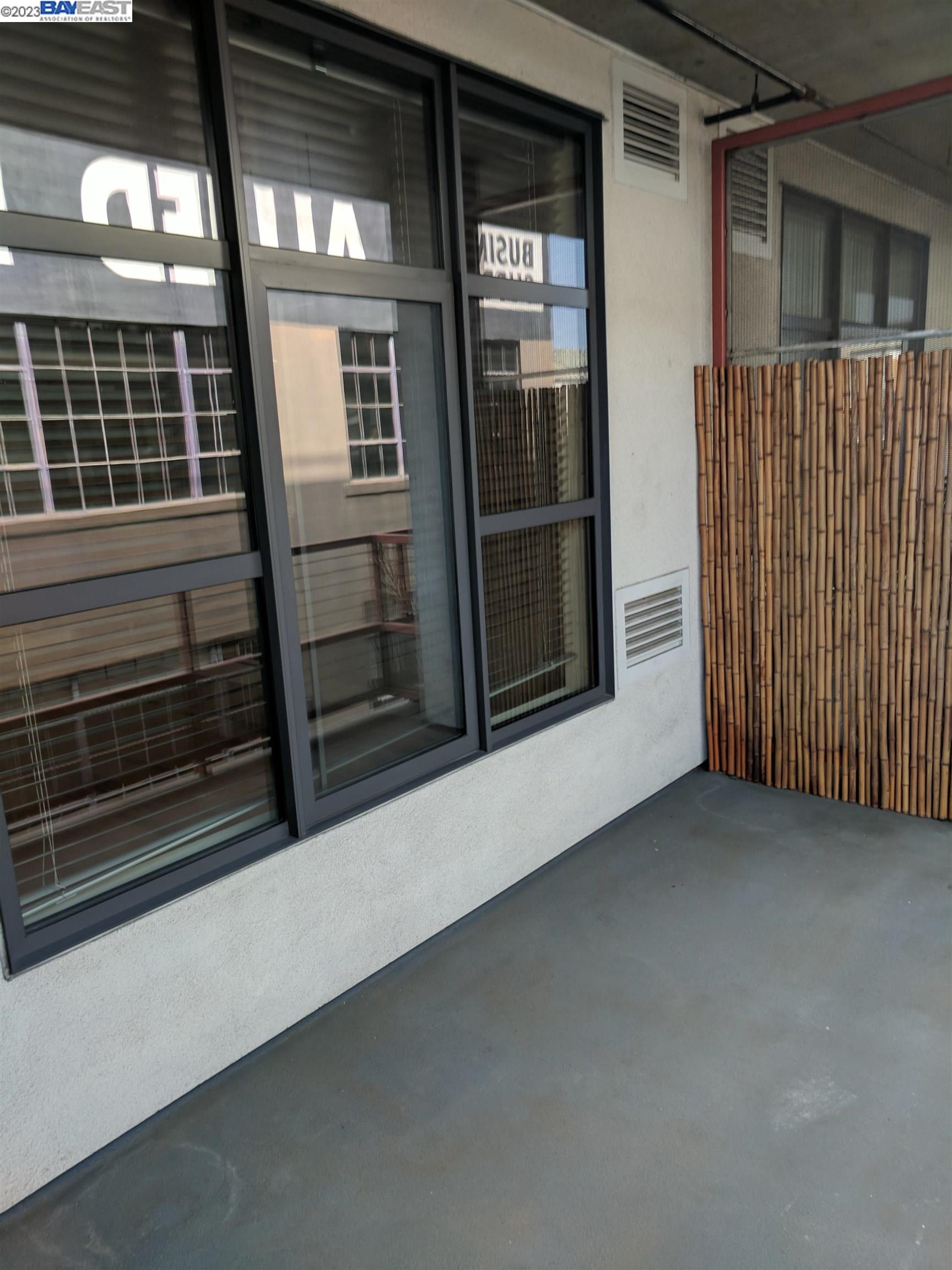 288 3rd Street, Unit 407 Oakland, CA 94607 - Photo 18 of 24 a view of front door