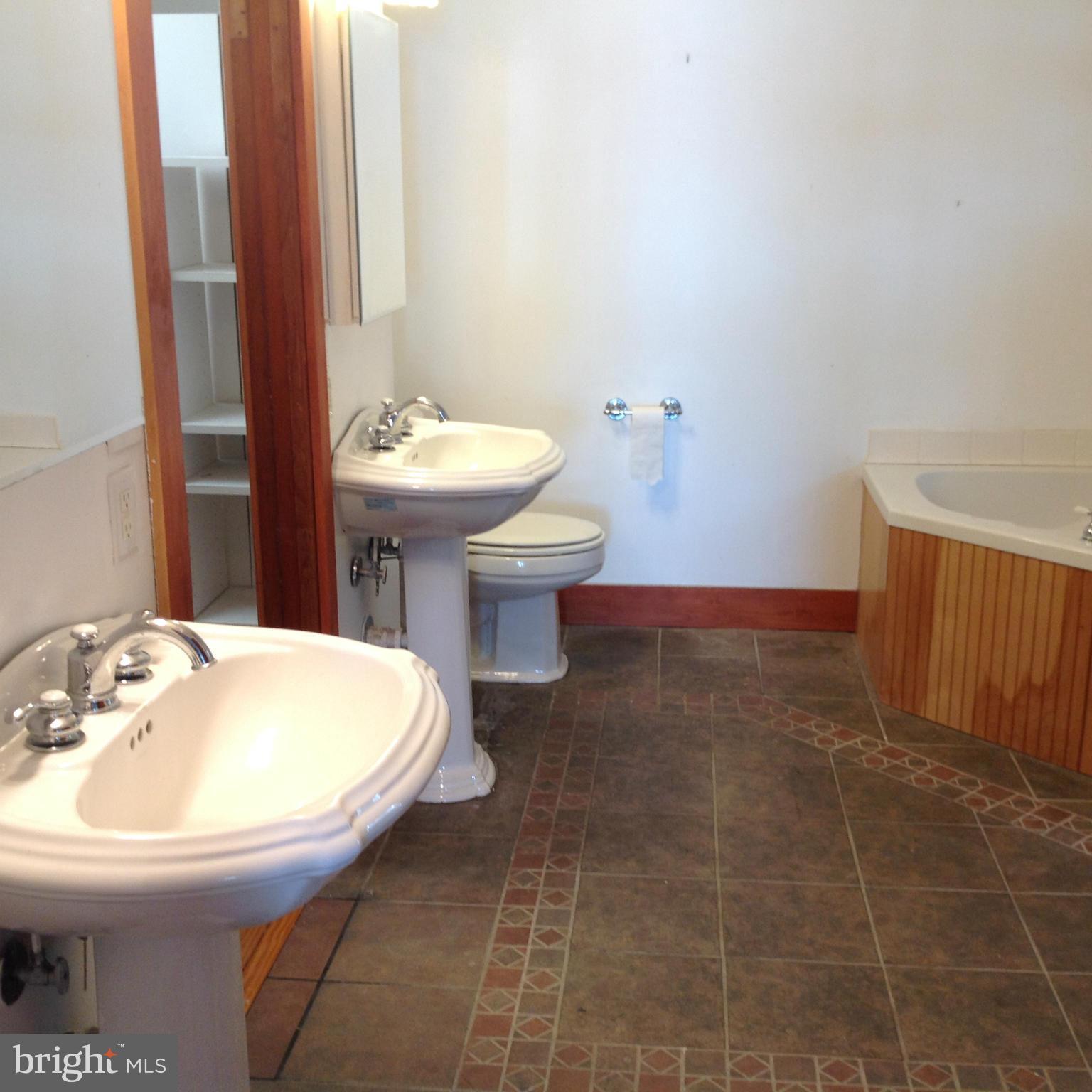 4140 School Road Broomes Island, MD 20615 - Photo 8 of 30 Bath (Master)