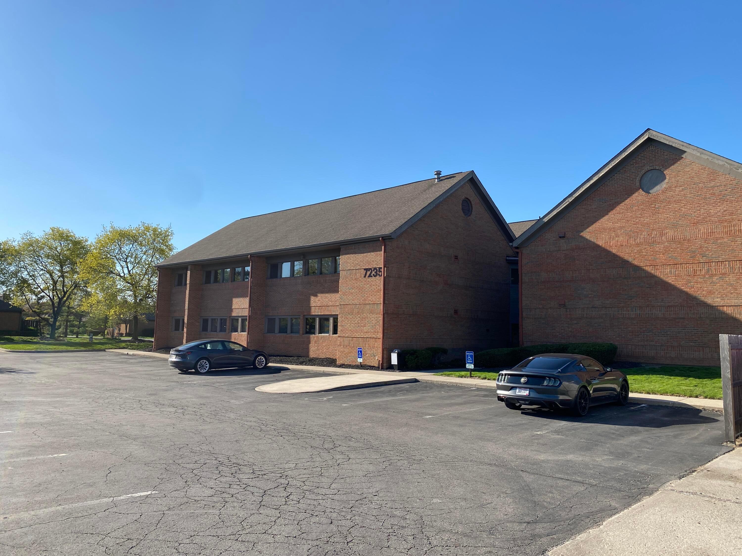 7243 Sawmill Road, Unit 105 Dublin, OH 43016 - Photo 8 of 32 IMG_5137