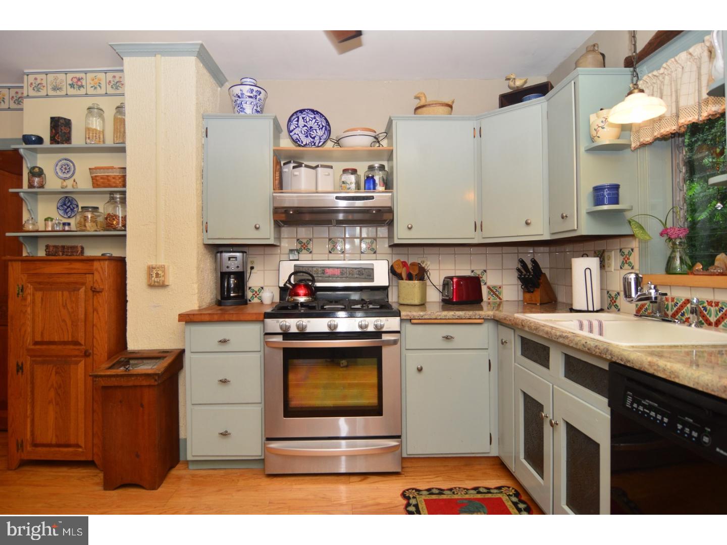 2650 Hill Road Reading, PA 19606 - Photo 11 of 25 Kitchen