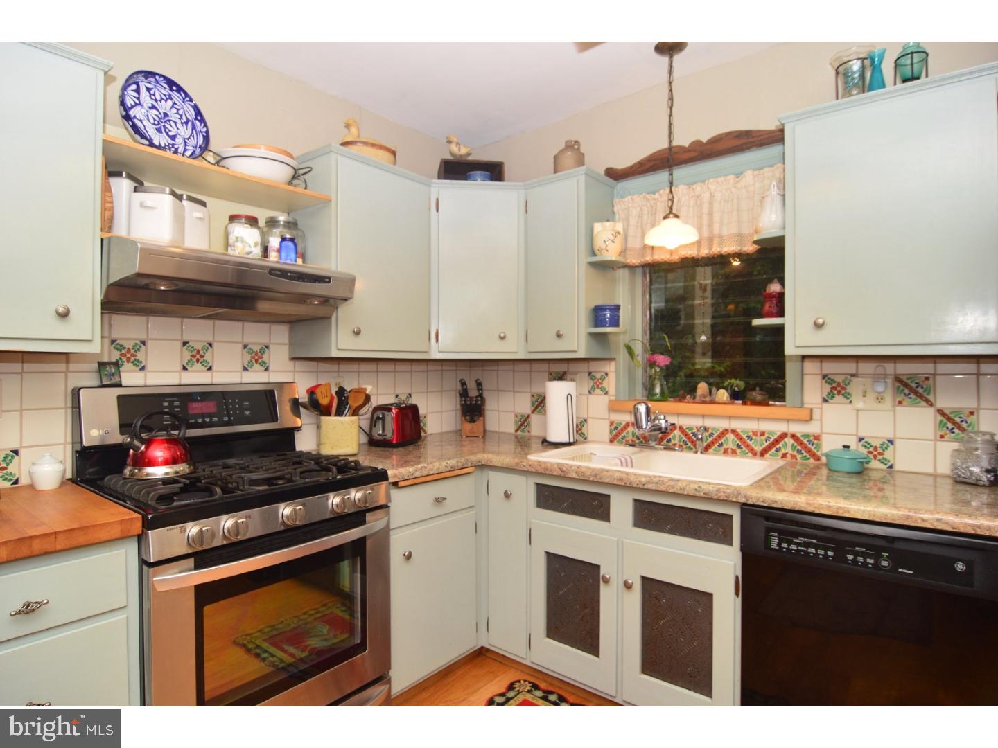 2650 Hill Road Reading, PA 19606 - Photo 12 of 25 Kitchen