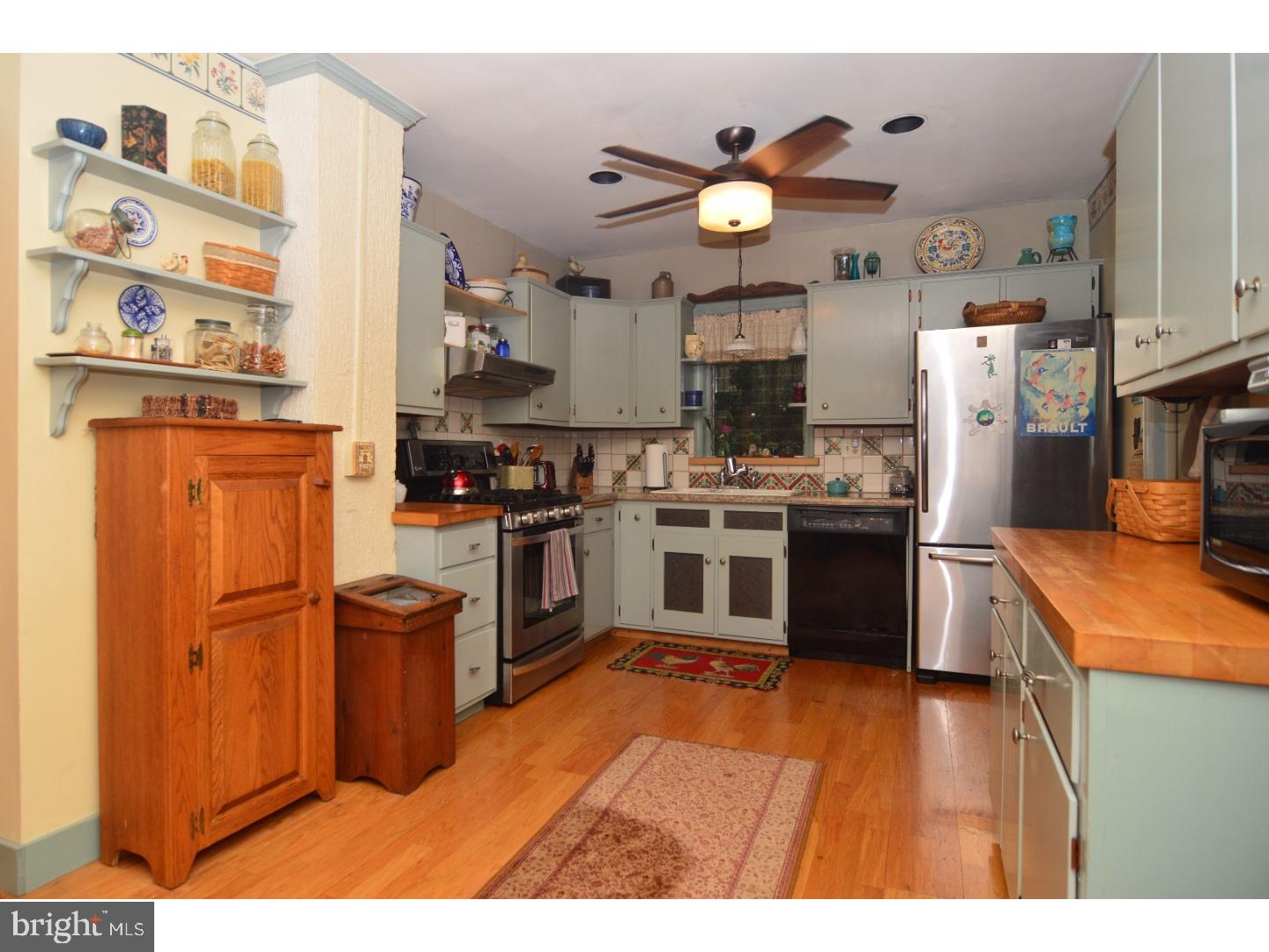 2650 Hill Road Reading, PA 19606 - Photo 10 of 25 Kitchen