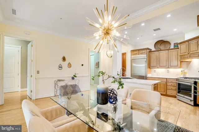 $950,000 | 2801 Langston Boulevard, Unit 305, Arlington, VA 22201