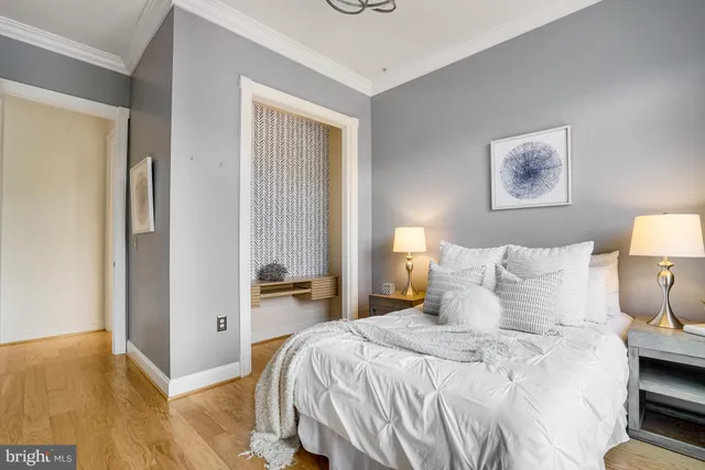 $950,000 | 2801 Langston Boulevard, Unit 305, Arlington, VA 22201