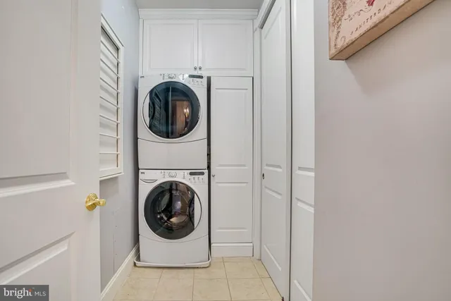 $950,000 | 2801 Langston Boulevard, Unit 305, Arlington, VA 22201