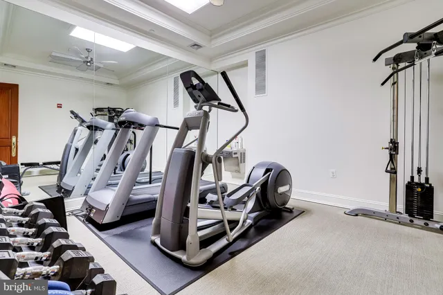 $950,000 | 2801 Langston Boulevard, Unit 305, Arlington, VA 22201