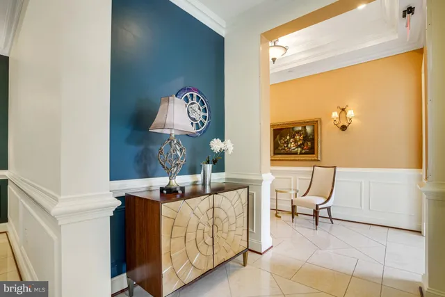 $950,000 | 2801 Langston Boulevard, Unit 305, Arlington, VA 22201