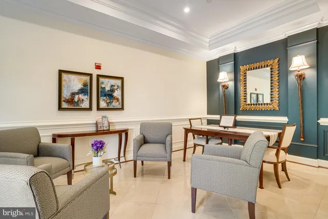 $950,000 | 2801 Langston Boulevard, Unit 305, Arlington, VA 22201