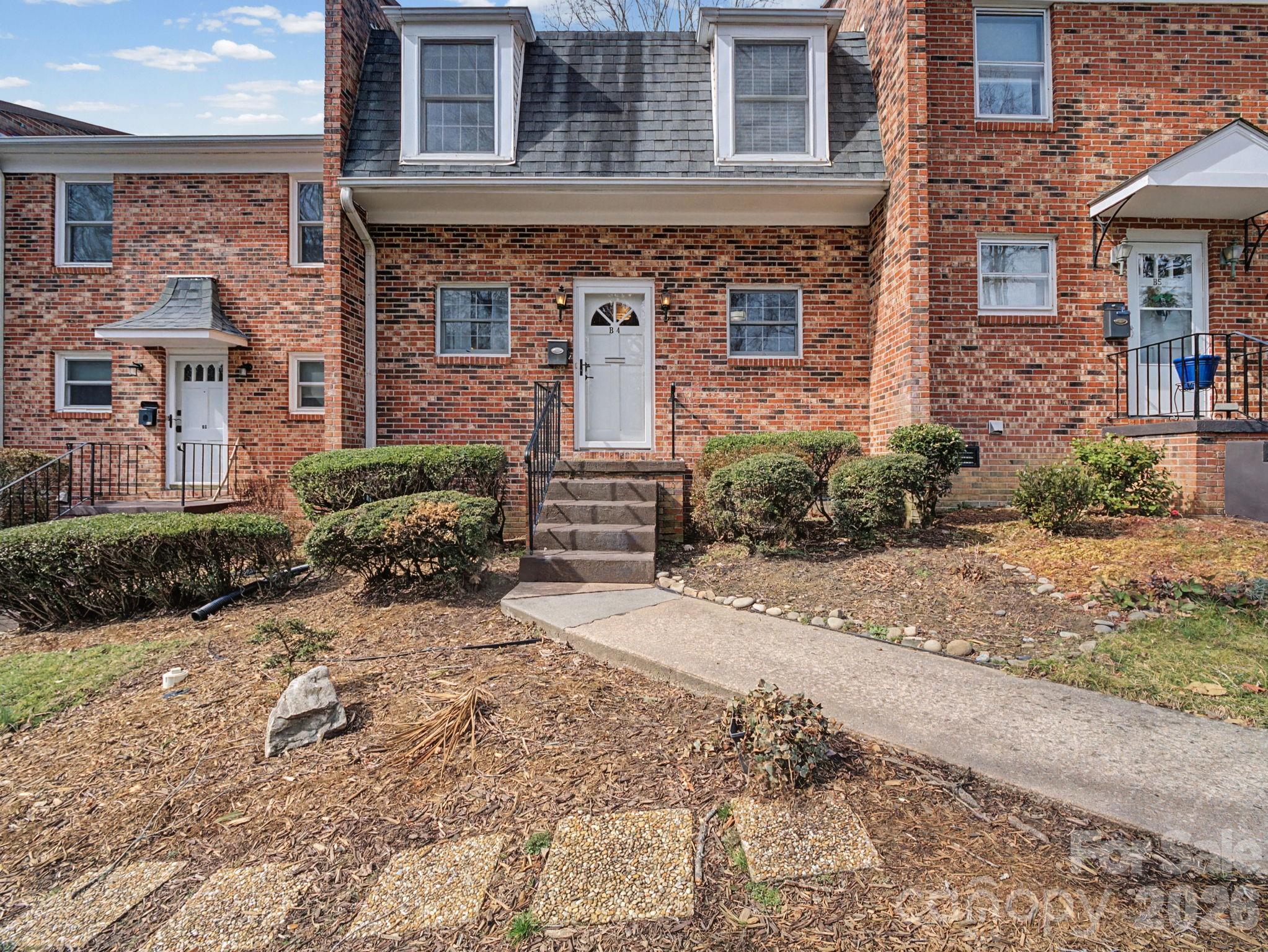 1409 Kensington Road, Unit B4 Hendersonville, NC 28791 - Photo 3 of 35