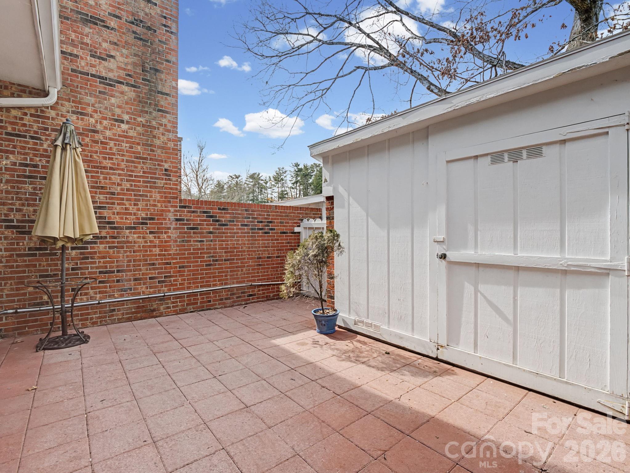 1409 Kensington Road, Unit B4 Hendersonville, NC 28791 - Photo 31 of 35