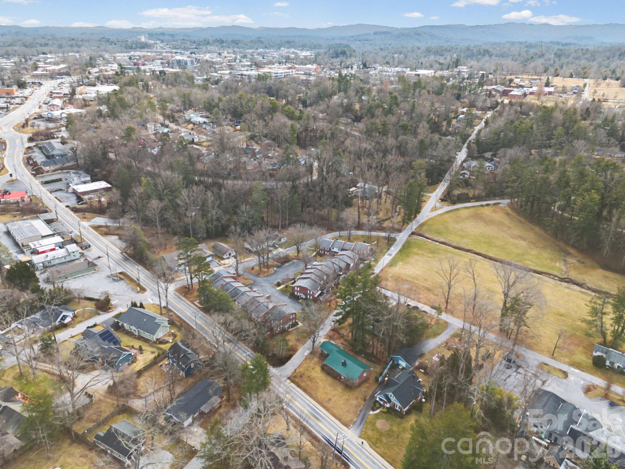 1409 Kensington Road, Unit B4 Hendersonville, NC 28791 - Photo 35 of 35