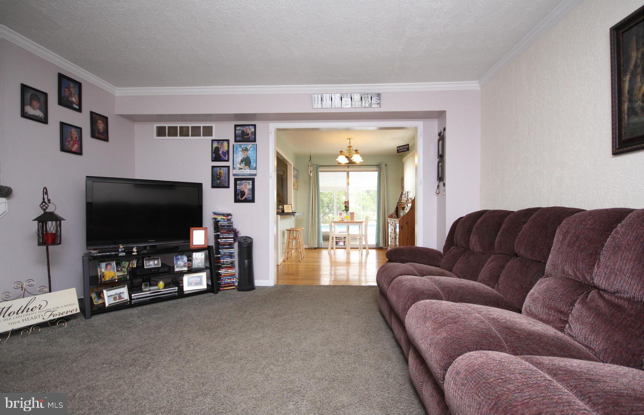 227 Wanda Road Pasadena, MD 21122 - Photo 5 of 26 Living Room