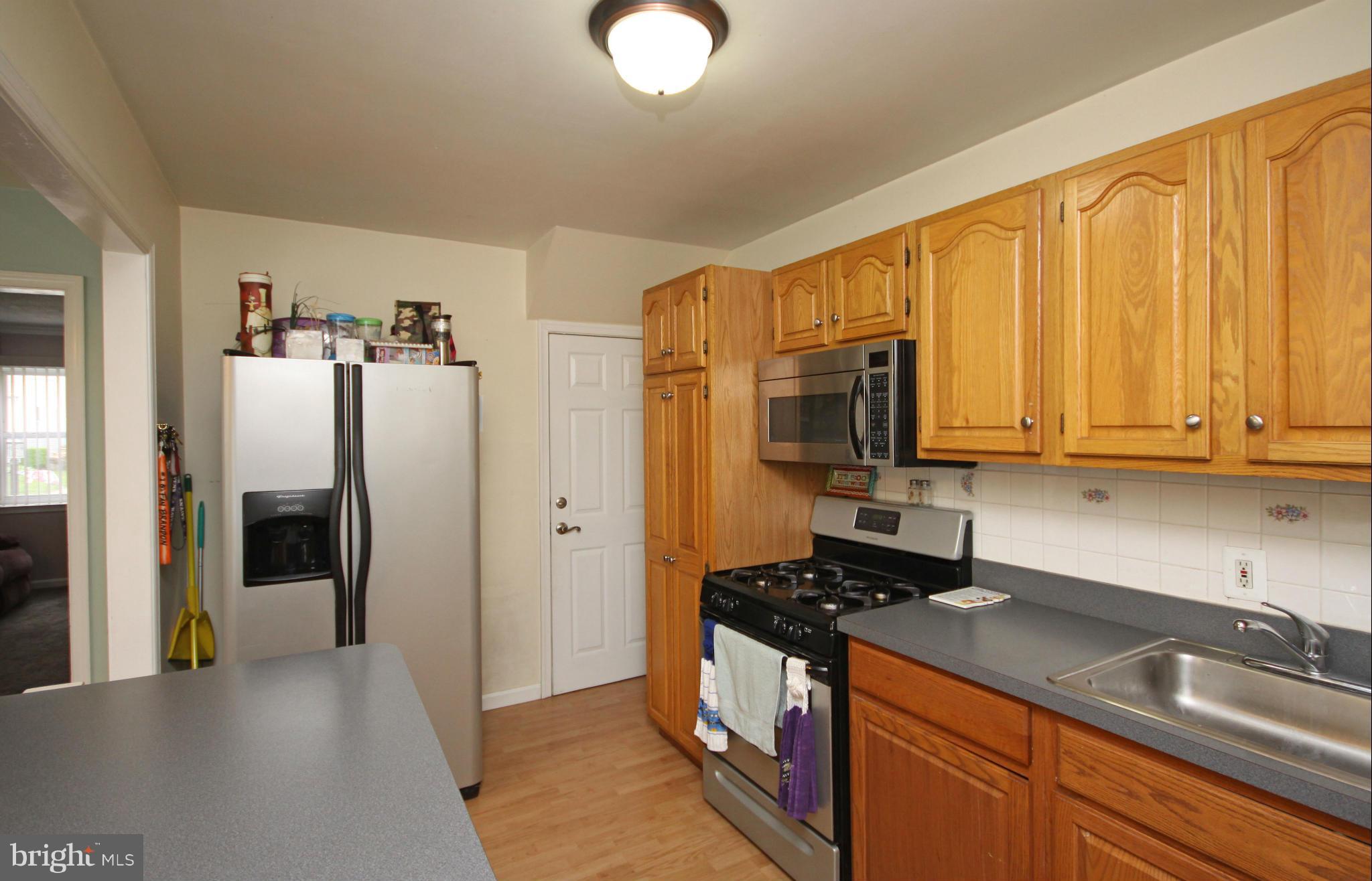 227 Wanda Road Pasadena, MD 21122 - Photo 10 of 26 Kitchen