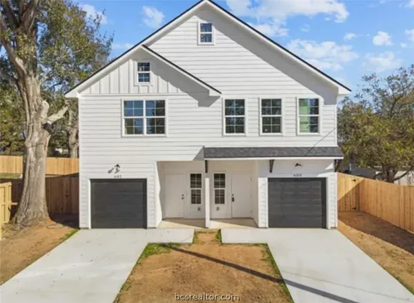 $1,800 | 1105 East Main Street, Unit B, Brenham, TX 77833