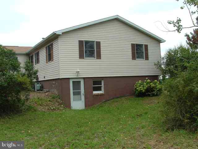 910 Pond Road Newport, PA 17074 - Photo 4 of 23 Gallery Image 4