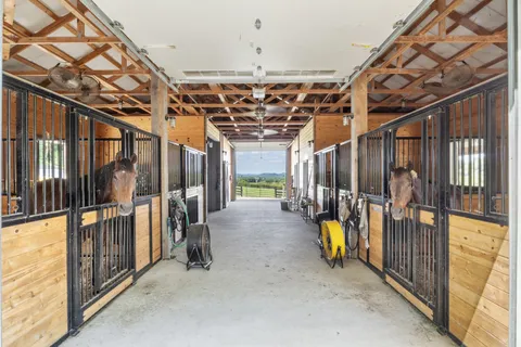 $15,000,000 | 1935 Thompson's Station Road West, Thompson's Station, TN 37179