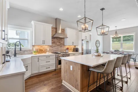 $15,000,000 | 1935 Thompson's Station Road West, Thompson's Station, TN 37179