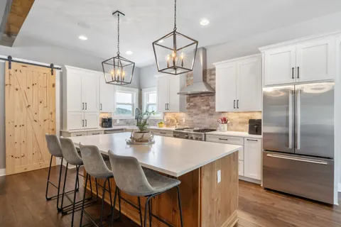 $15,000,000 | 1935 Thompson's Station Road West, Thompson's Station, TN 37179