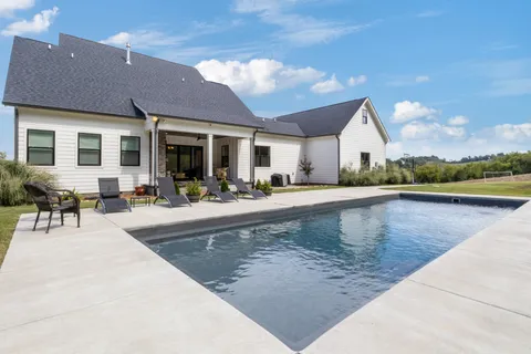 $15,000,000 | 1935 Thompson's Station Road West, Thompson's Station, TN 37179