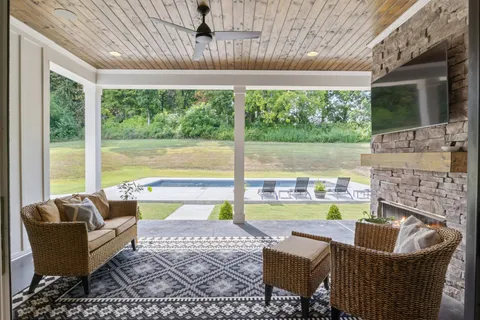 $15,000,000 | 1935 Thompson's Station Road West, Thompson's Station, TN 37179