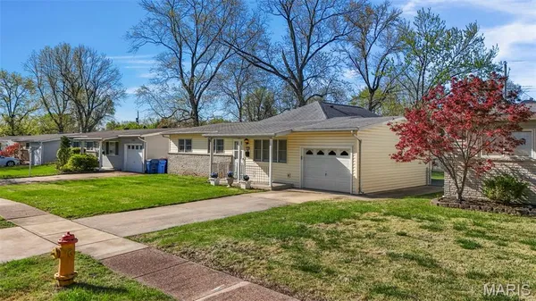 $280,000 | 1100 Keeven Lane, Florissant, MO 63031