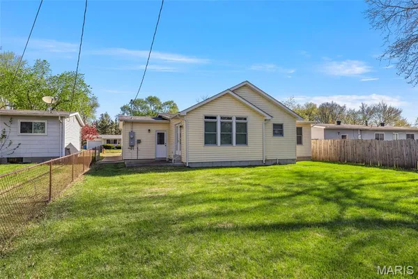 $280,000 | 1100 Keeven Lane, Florissant, MO 63031