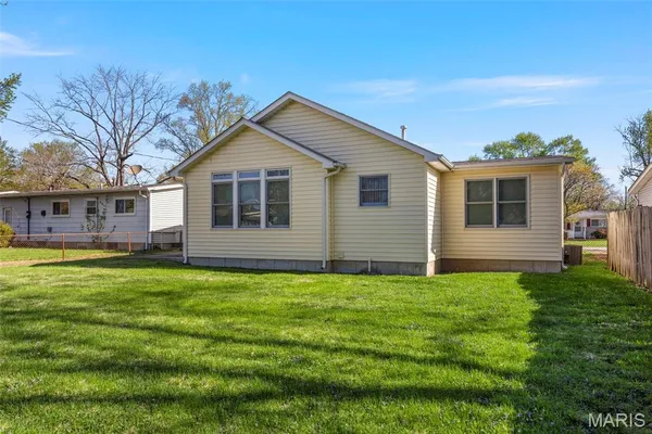$280,000 | 1100 Keeven Lane, Florissant, MO 63031