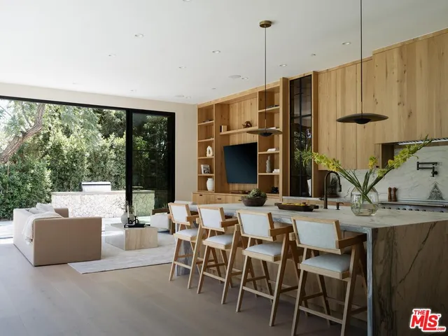 $5,495,000 | 23346 Collins Street, Woodland Hills, CA 91367