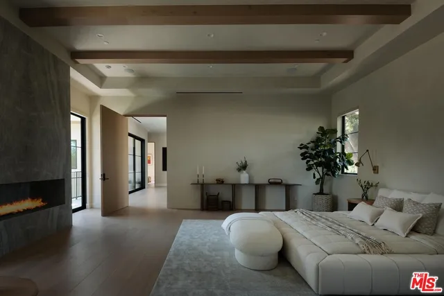 $5,495,000 | 23346 Collins Street, Woodland Hills, CA 91367