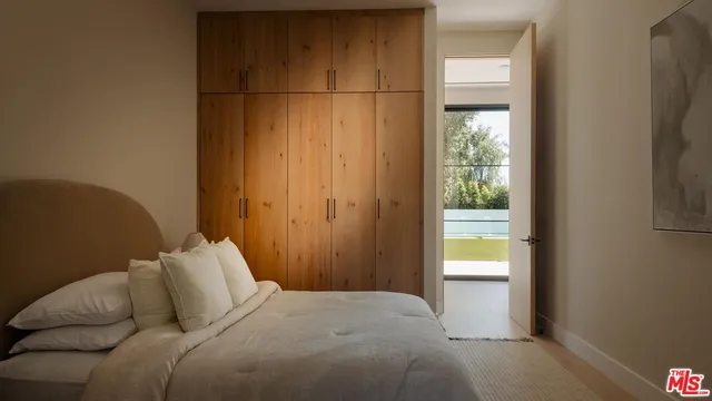 $5,495,000 | 23346 Collins Street, Woodland Hills, CA 91367