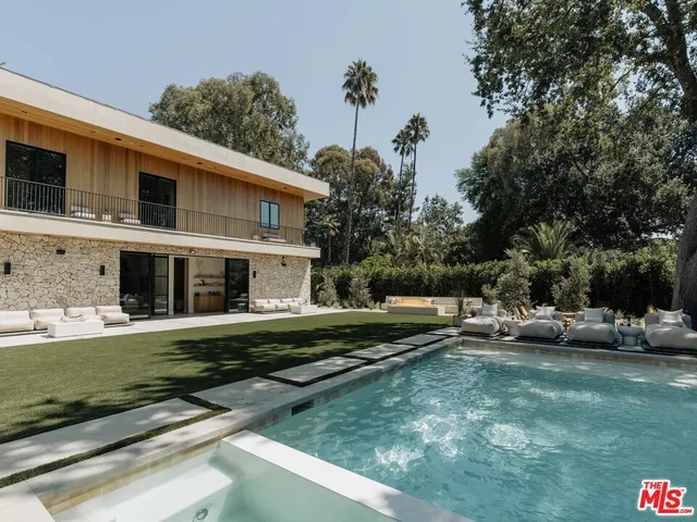 $5,495,000 | 23346 Collins Street, Woodland Hills, CA 91367