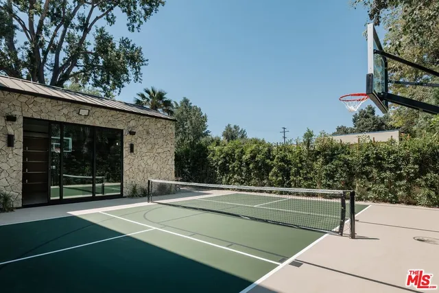 $5,495,000 | 23346 Collins Street, Woodland Hills, CA 91367