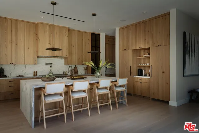 $5,495,000 | 23346 Collins Street, Woodland Hills, CA 91367