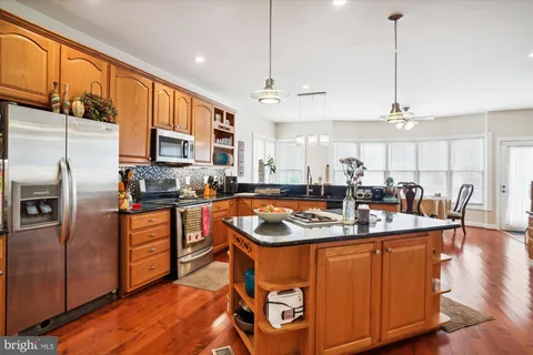 $1,275,000 | 3920 Arbor Crest Way, Rockville, MD 20853