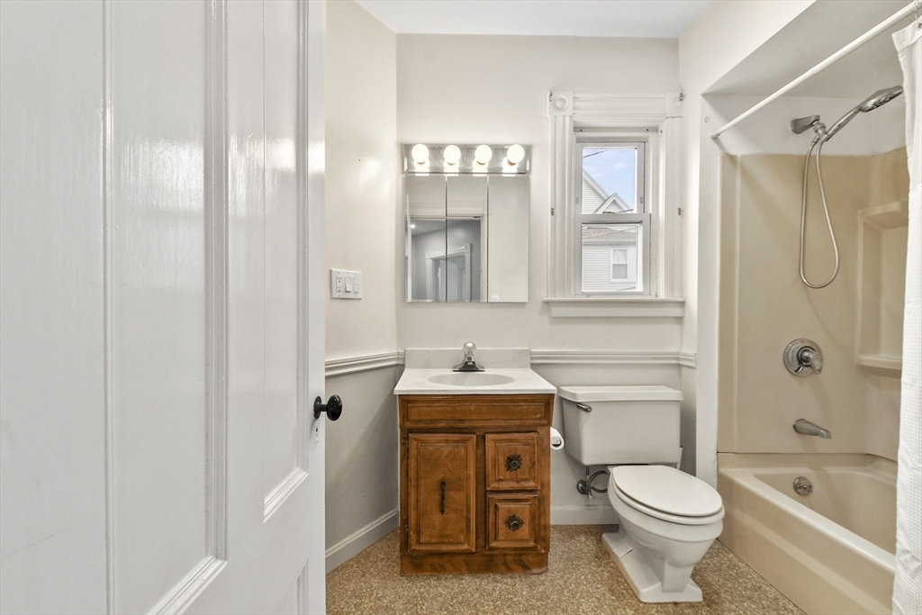 12 Bradford Terrace Everett, MA 02149 - Photo 18 of 28