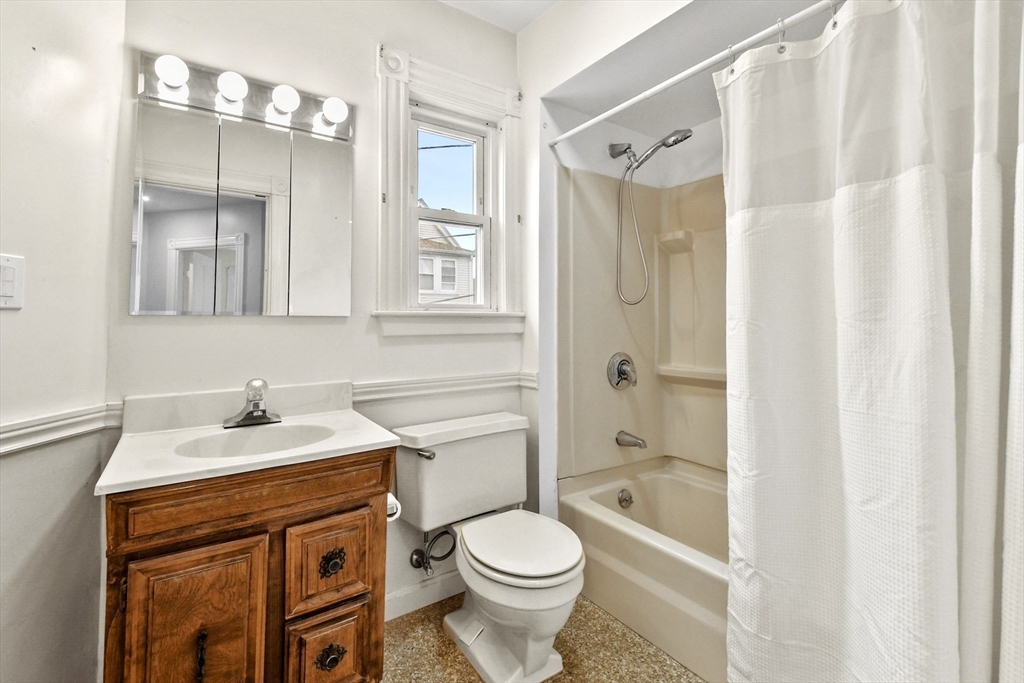 12 Bradford Terrace Everett, MA 02149 - Photo 19 of 28