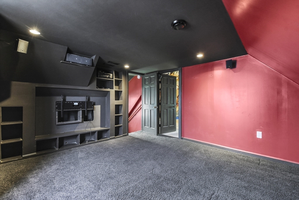 12 Bradford Terrace Everett, MA 02149 - Photo 23 of 28