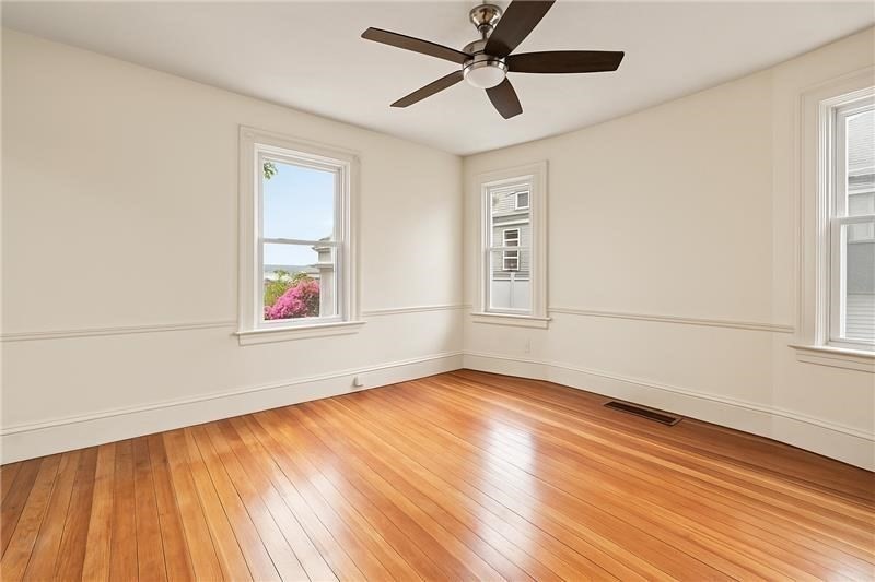 12 Bradford Terrace Everett, MA 02149 - Photo 7 of 28