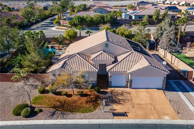 $884,999 | 6311 Buzz Aldrin Drive, Las Vegas, NV 89149