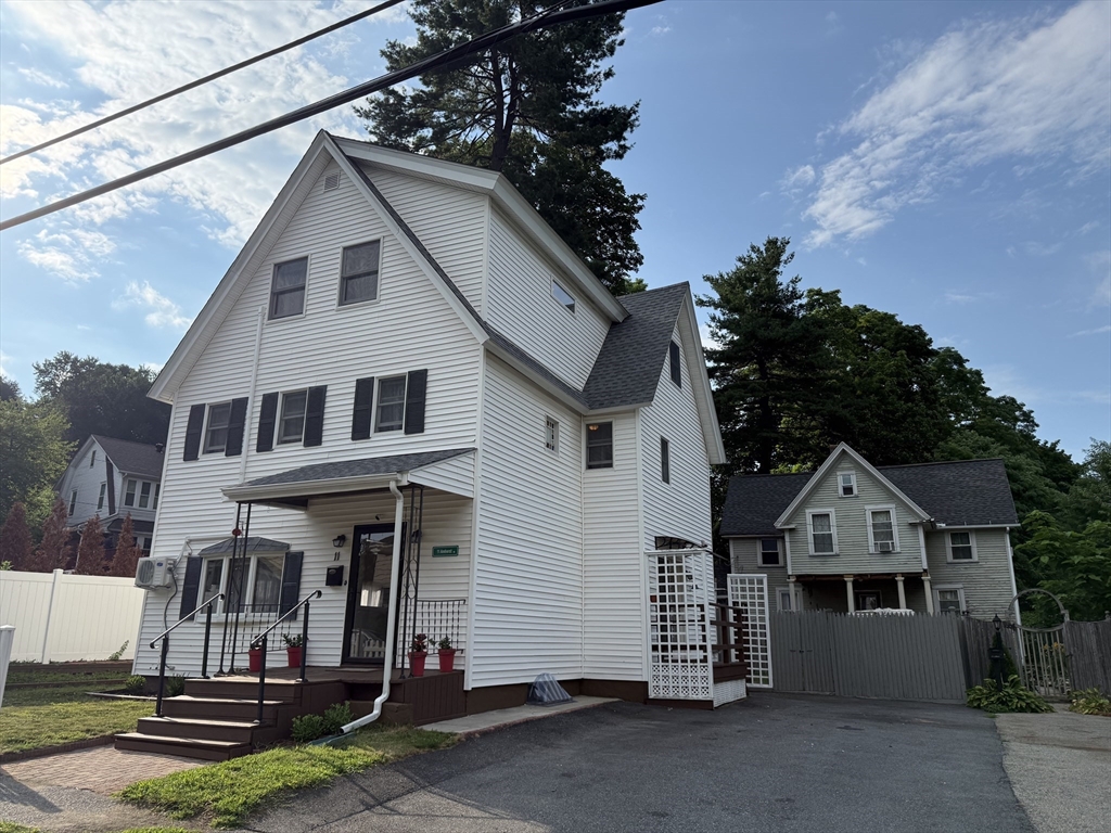 11 Amherst Street Worcester, MA 01602 - Photo 3 of 30