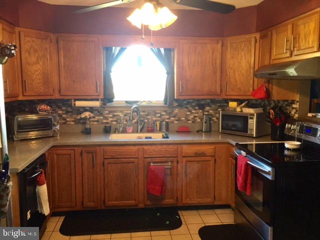 4165 Locust Point Court Dover, PA 17315 - Photo 3 of 14 Gallery Image 3