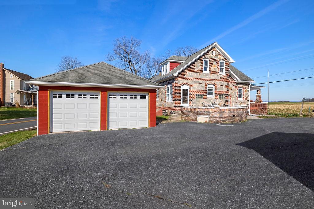 2085 Harney Road Littlestown, PA 17340 - Photo 3 of 50