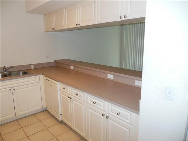 6342 West Sample Road, Unit 6342 Coral Springs, FL 33067 - Photo 6 of 23 Kitchen