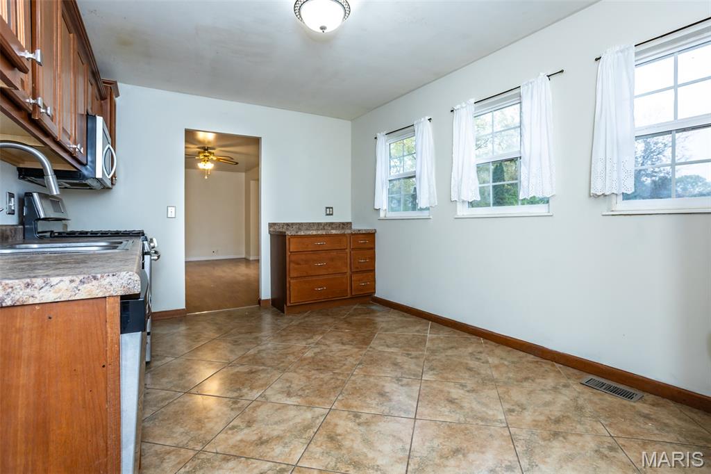 704 West Madison Street O'Fallon, IL 62269 - Photo 11 of 33