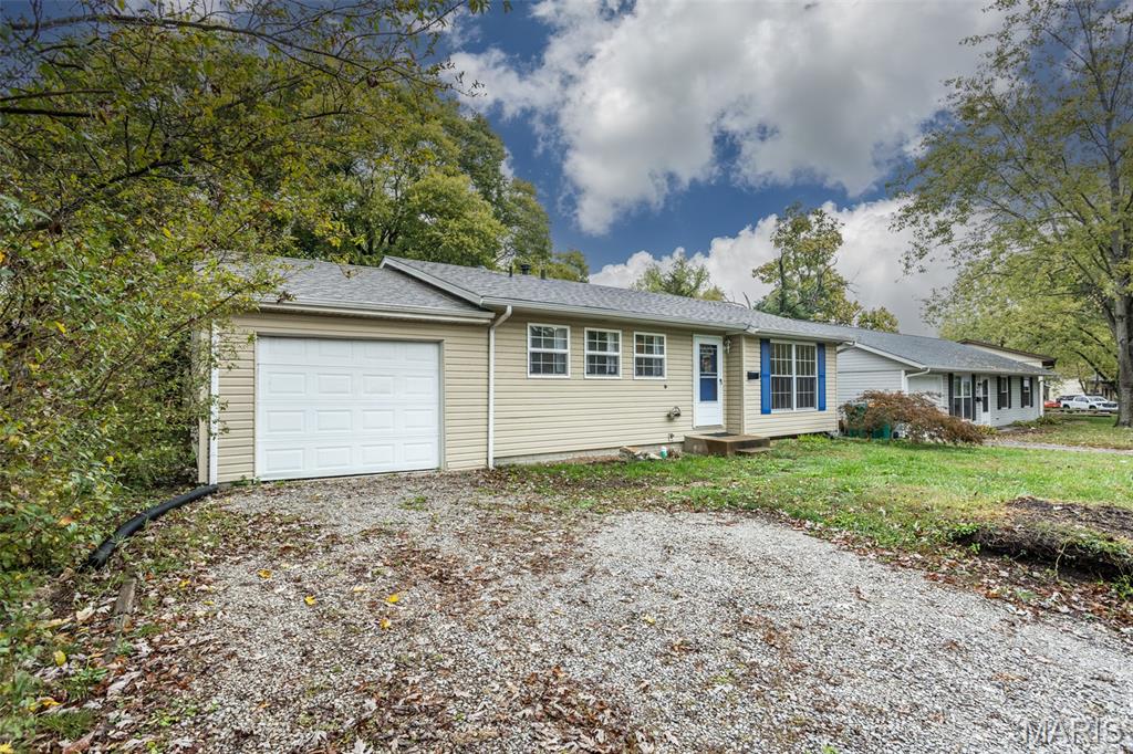 704 West Madison Street O'Fallon, IL 62269 - Photo 4 of 33