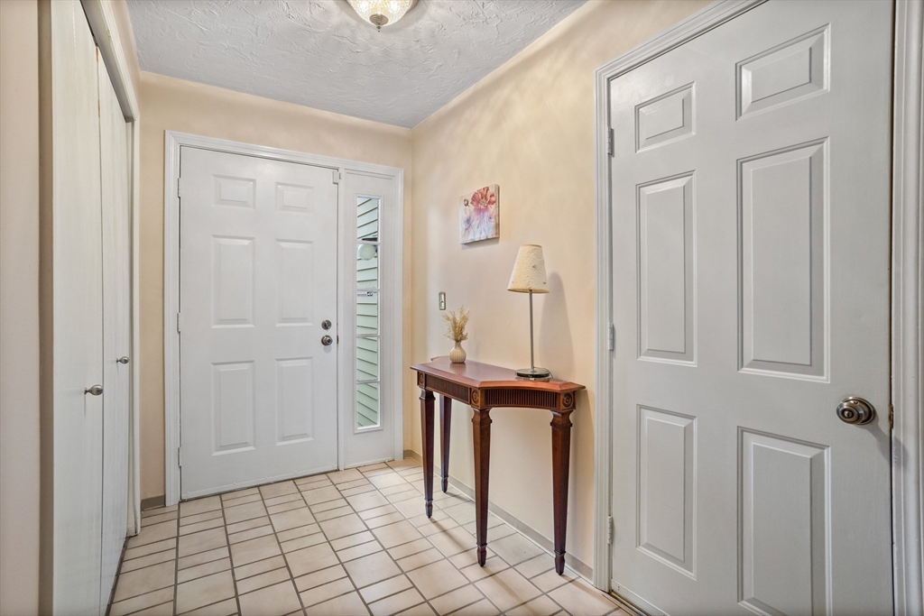 105 Ridgefield Circle, Unit C Clinton, MA 01510 - Photo 5 of 41